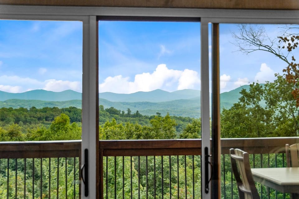 Wunder Bear Cabin Cabin in Union County