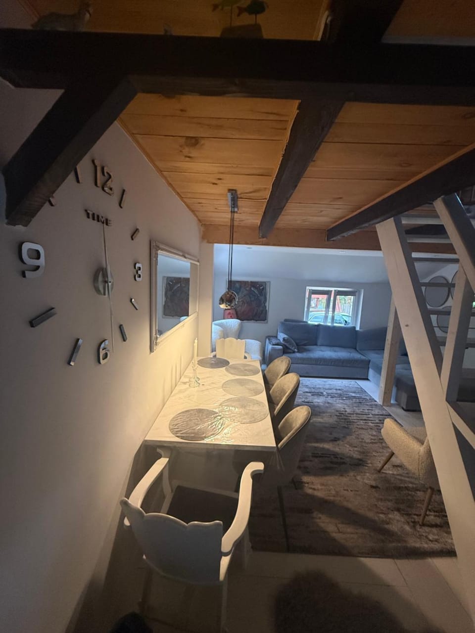 Bed, Living room, Seating area, Dining area