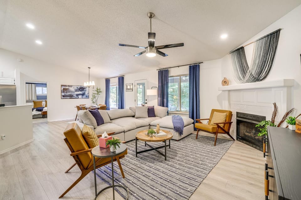 Bike, Golf, Swim: Modern Bella Vista Home w/ Deck! House in Bella Vista