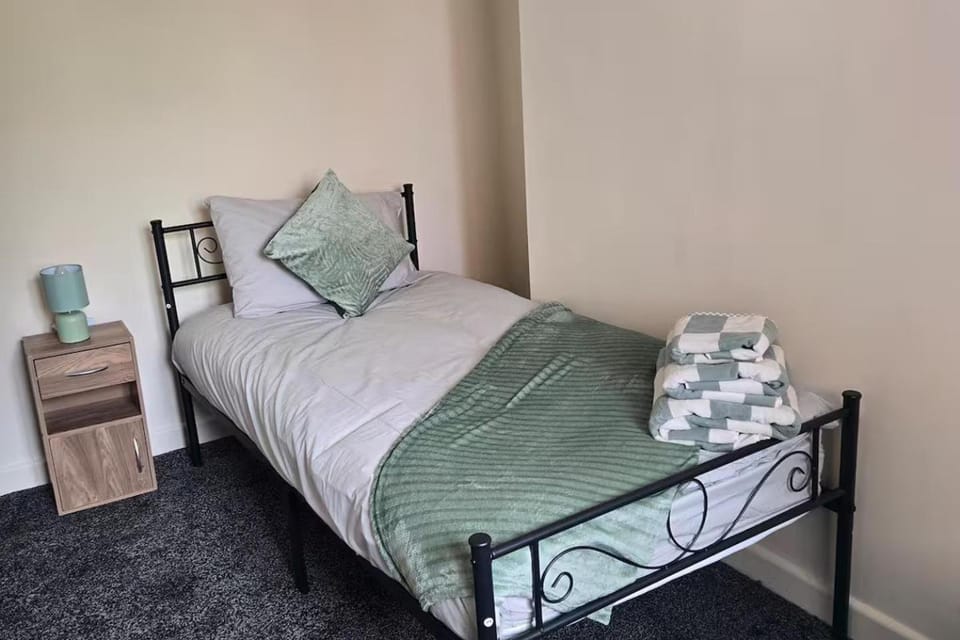 Bed, Bedroom