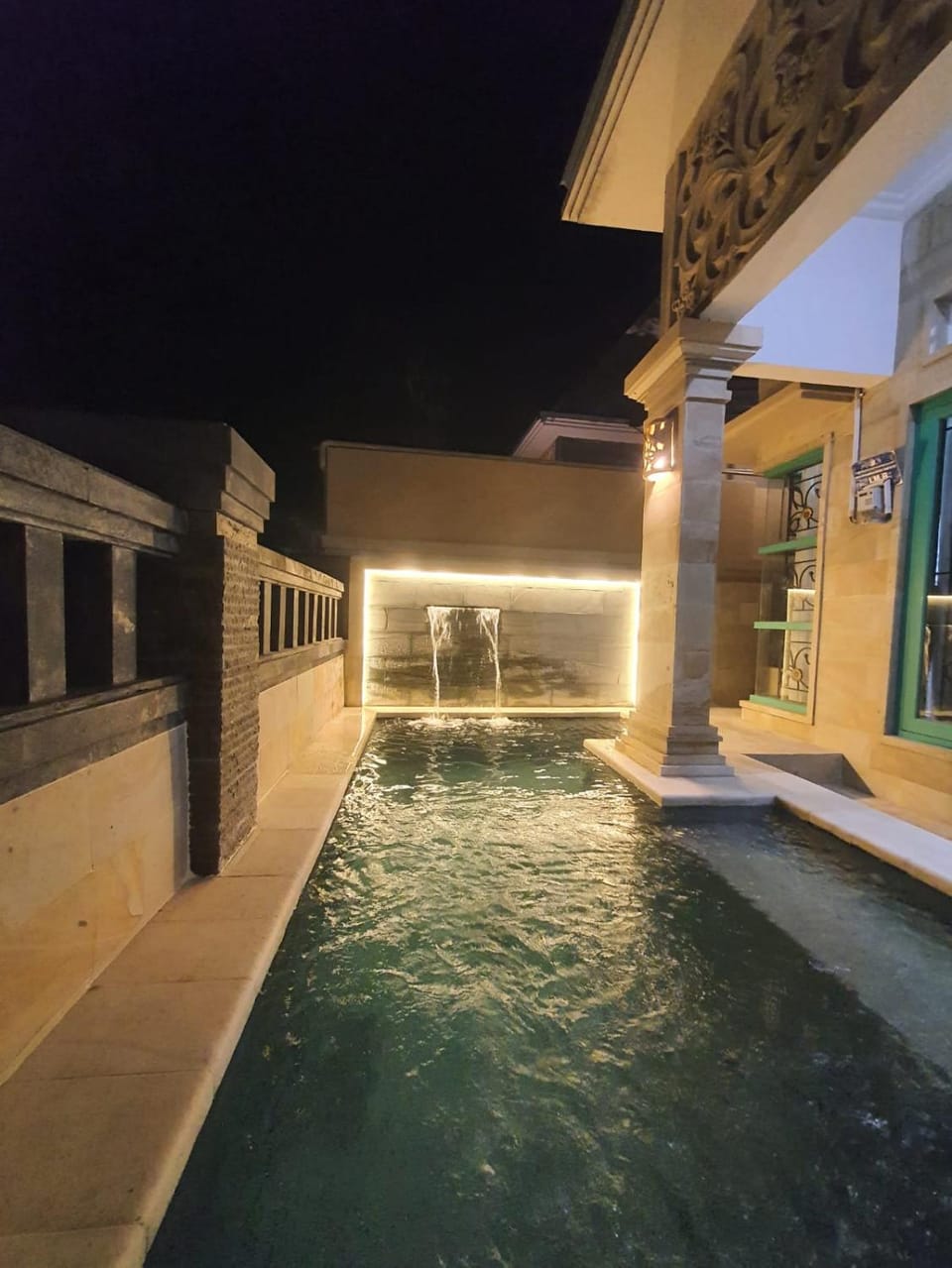 Swimming pool