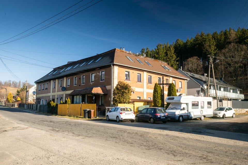 Property building, Neighbourhood, Street view, Location, Parking