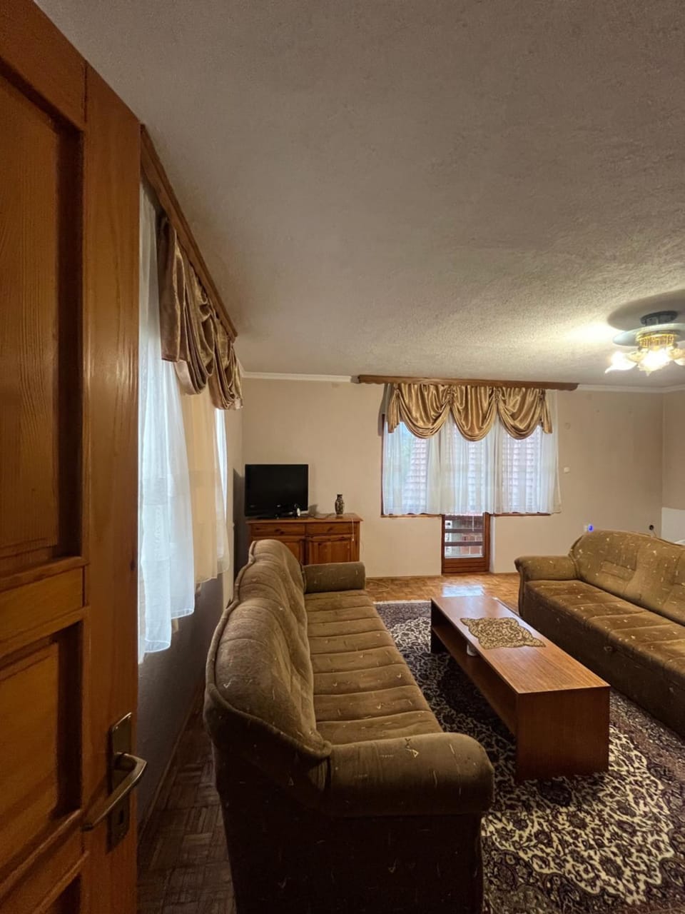 Communal lounge/ TV room, TV and multimedia, Living room, Seating area