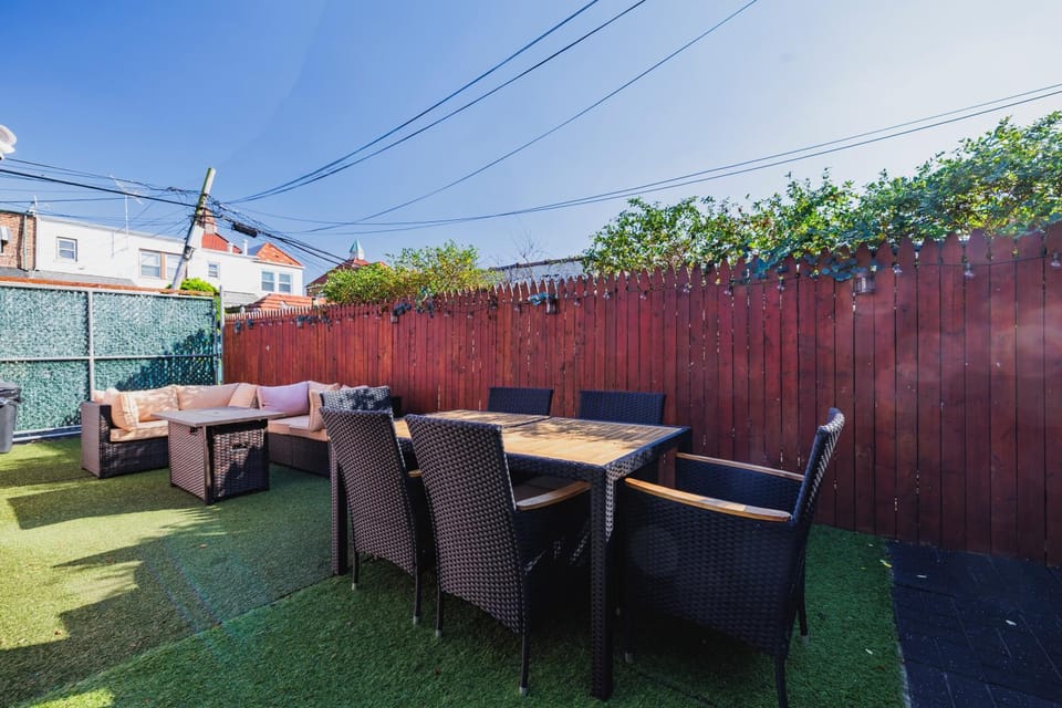 Patio, Dining area