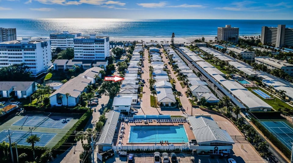 Beach Getaway! - Aloha Kai #42 - Roelens House in Siesta Beach