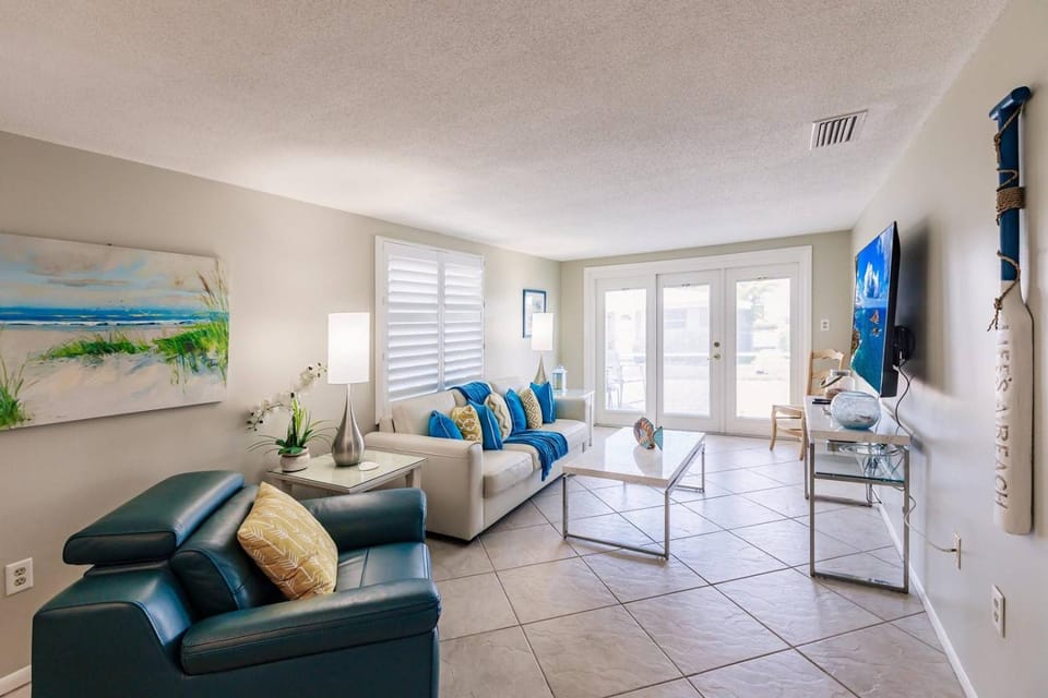 Beach Getaway! - Aloha Kai #42 - Roelens House in Siesta Beach