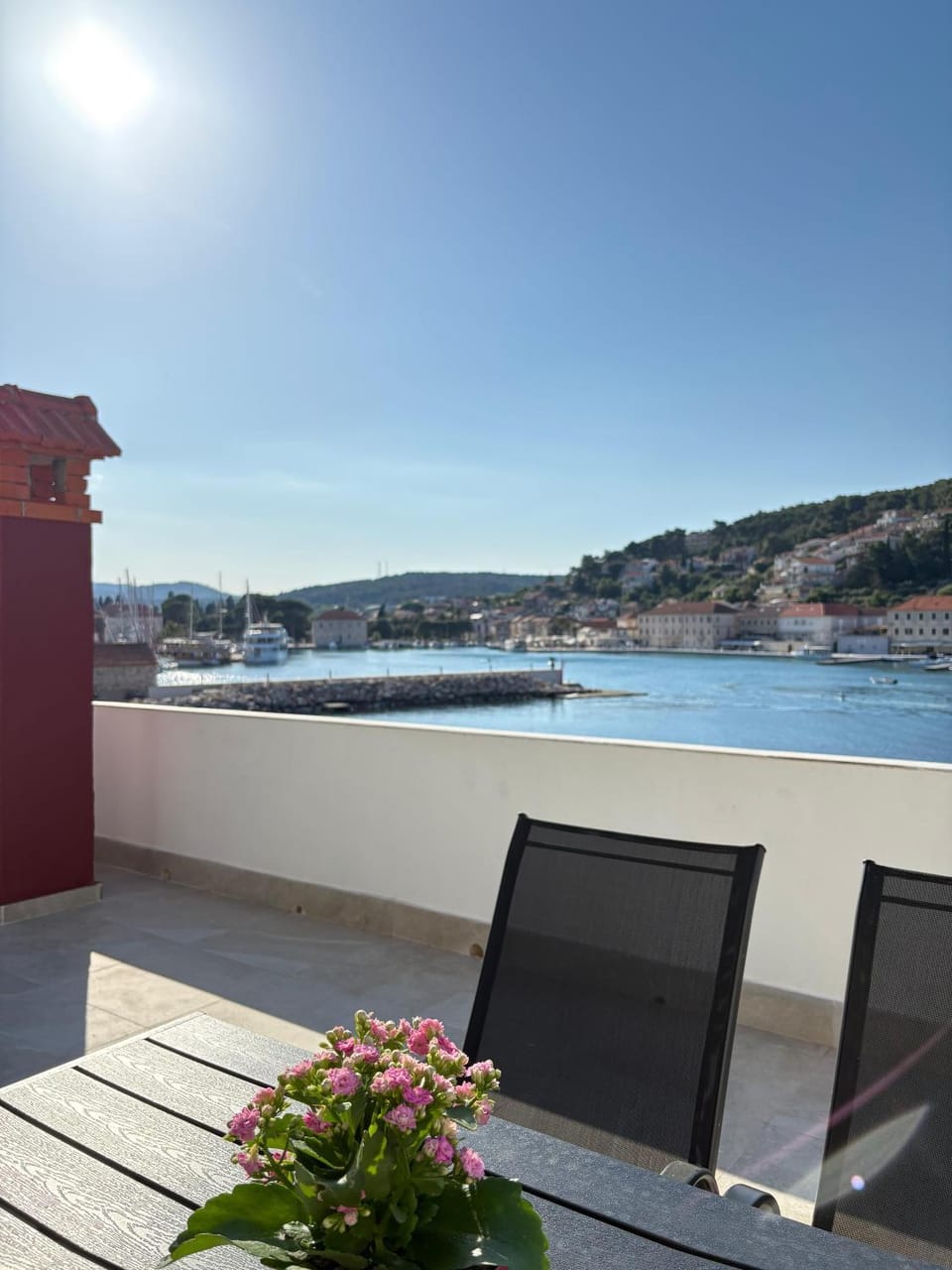 Apartments Peronja Jelsa Seafront Apartment in Dubrovnik-Neretva County