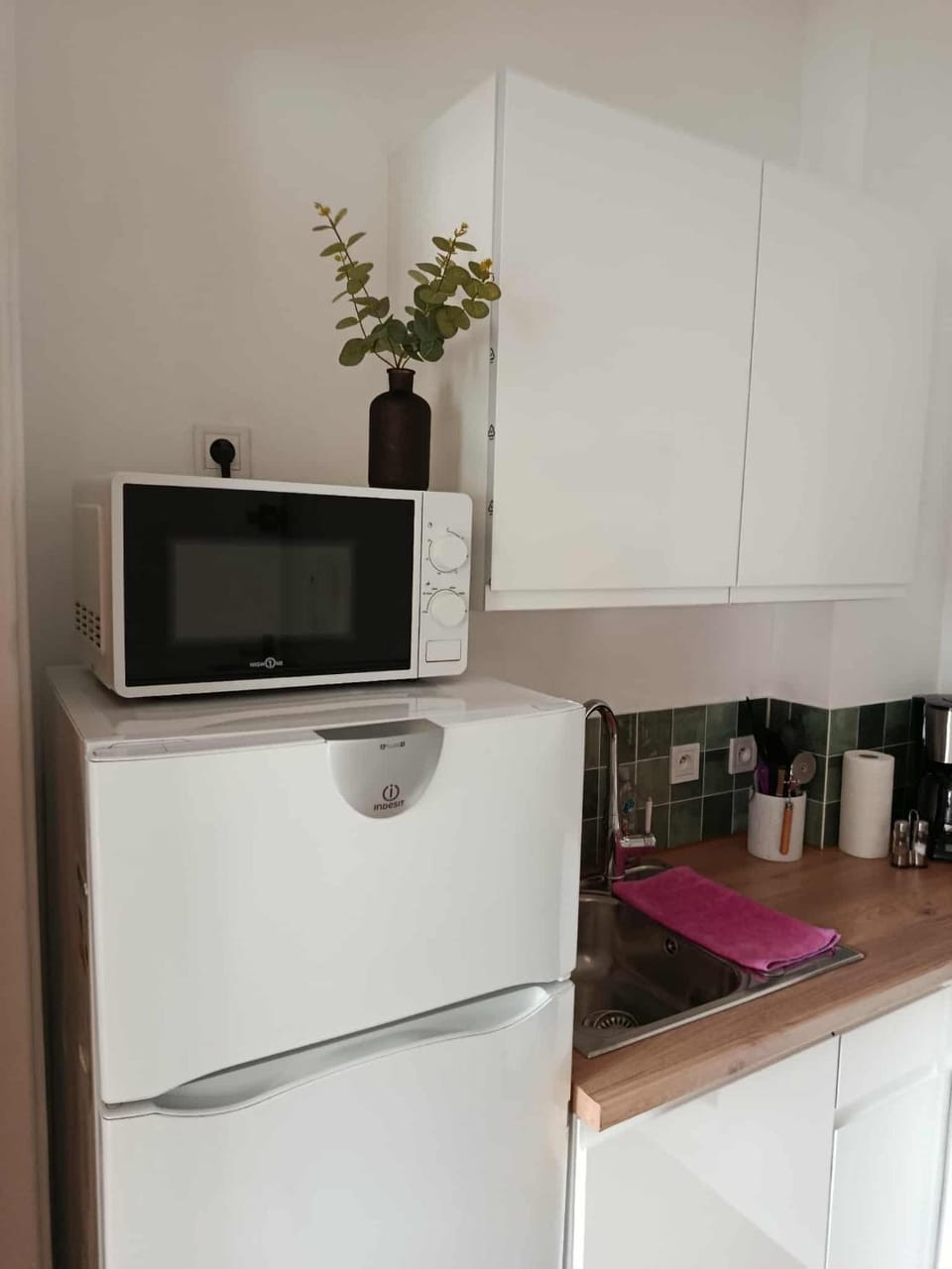 Coffee/tea facilities, dishwasher, microwave, oven, pet friendly, stove, kitchen