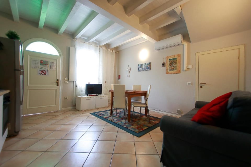 Apt 5 Borgo Lago di Garda Apartment in Province of Brescia