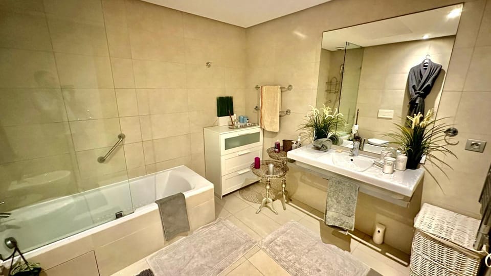Bathroom, Bath