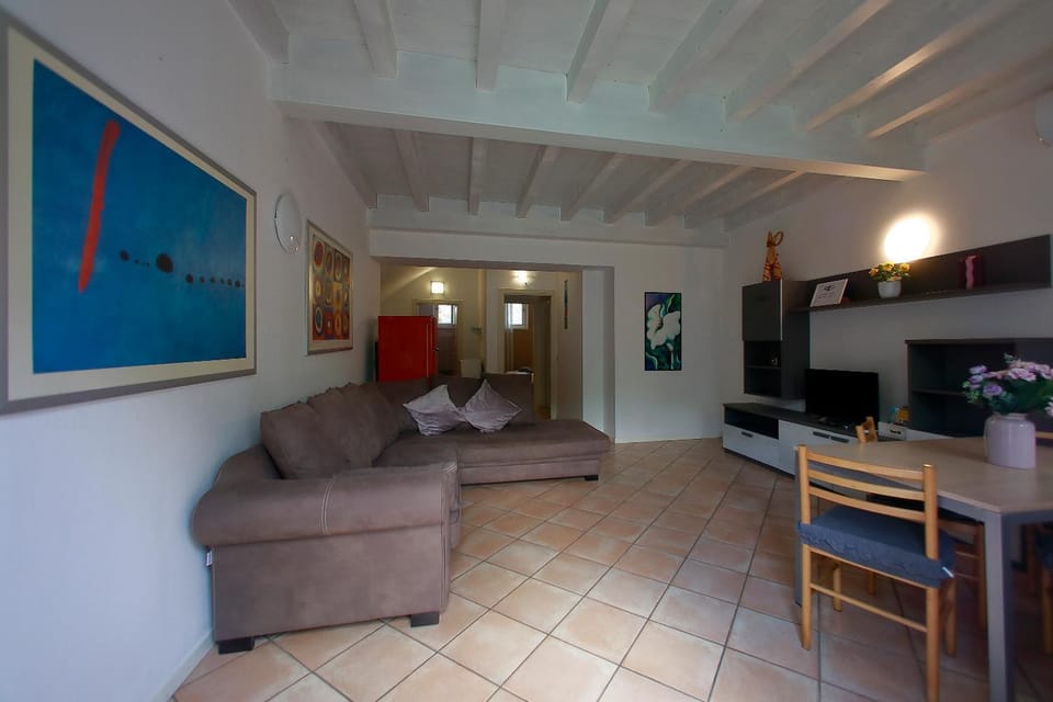 Apt 6 Borgo Lago di Garda Apartment in Province of Brescia