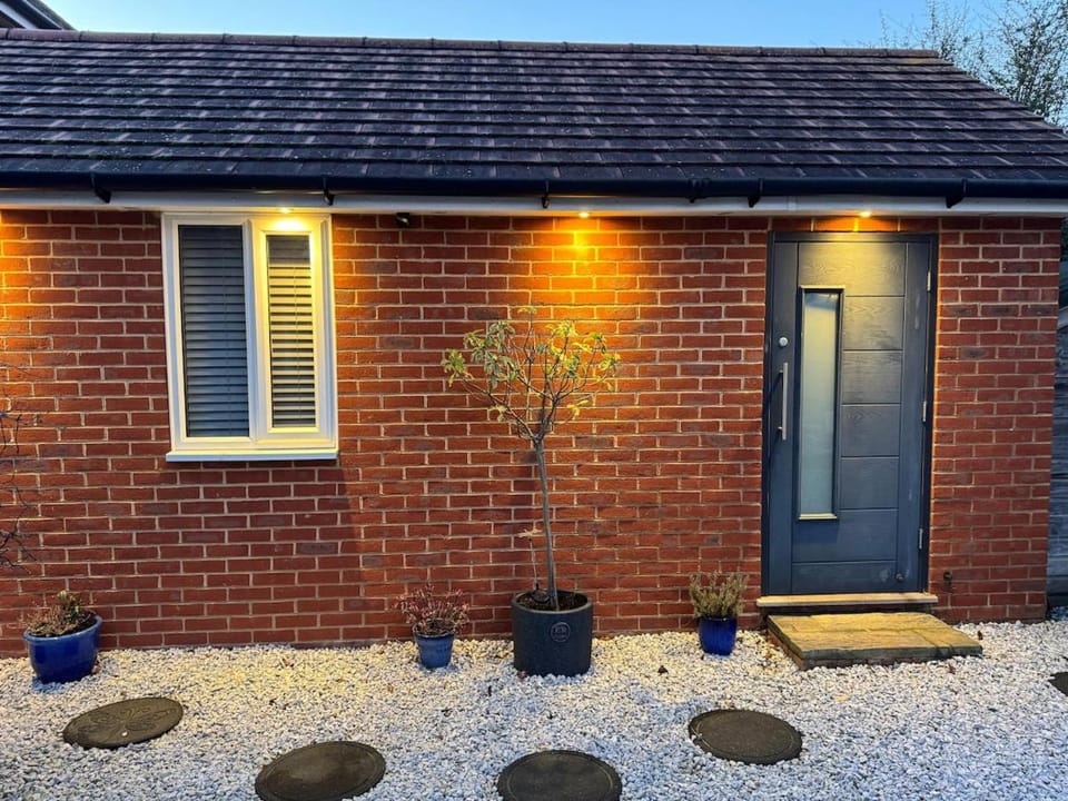 Cosy garage conversion Apartment in Arun District