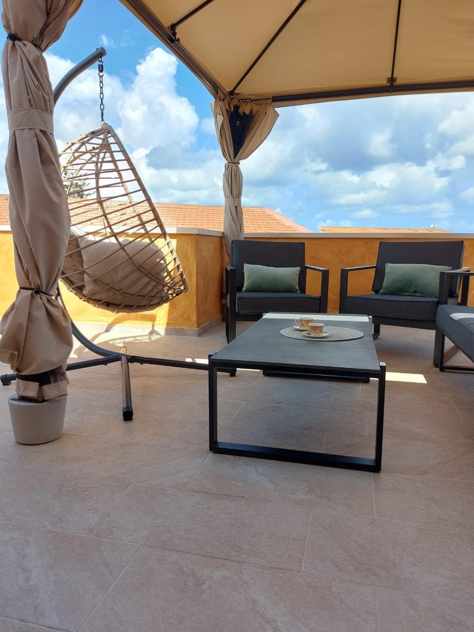 Balcony/Terrace, Balcony/Terrace