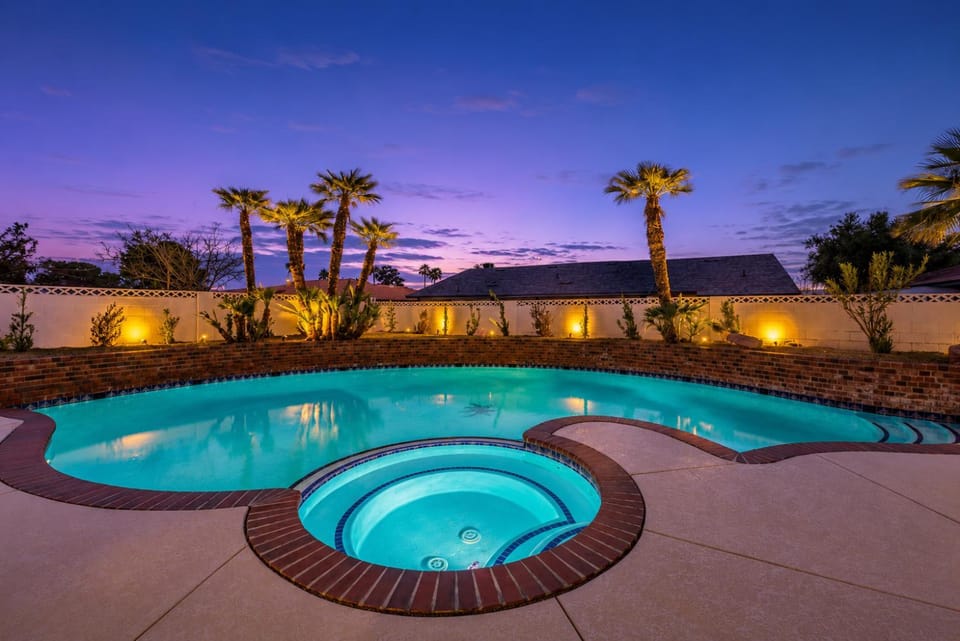 Garden, Hot Tub, Swimming pool, Sunset