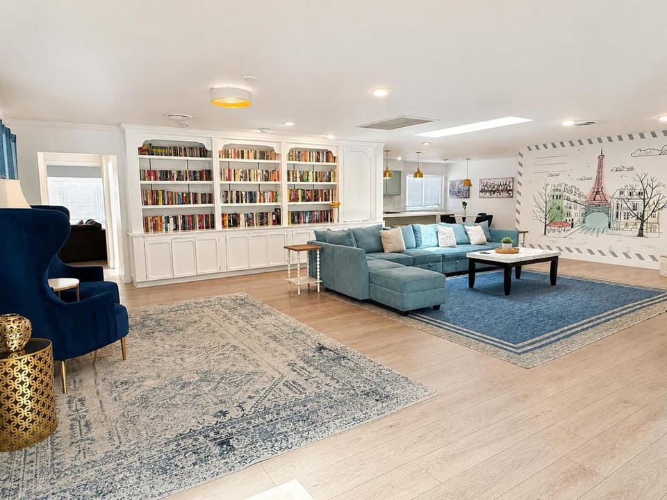 Library, Living room, Decorative detail, Seating area