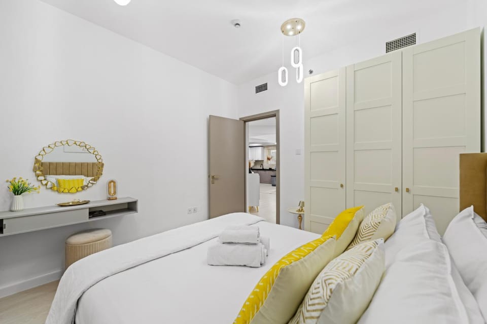 Stylish Apartment with Pool, Gym and Skyline View Dubai Gate Apartment in Dubai