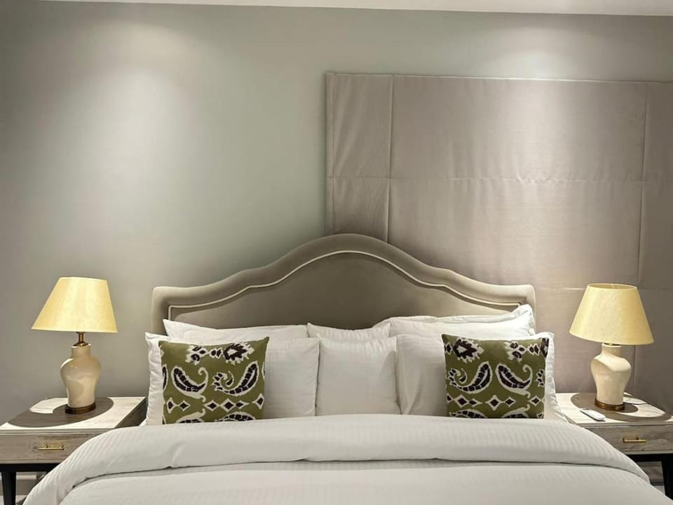 Pop Art Haven - Gulberg 3 Opus Apartment in Lahore