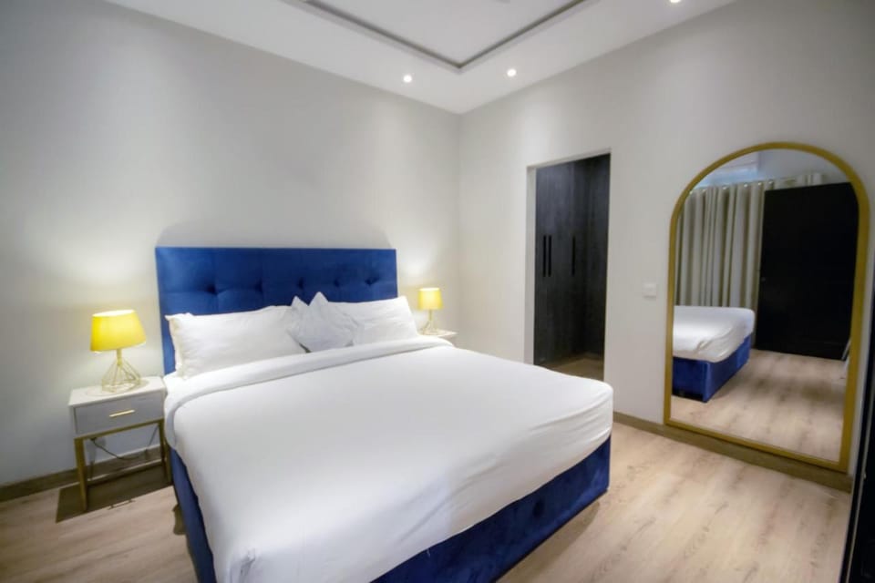 2BR Luxury Apartment with Balcony - The Opus Apartment in Lahore