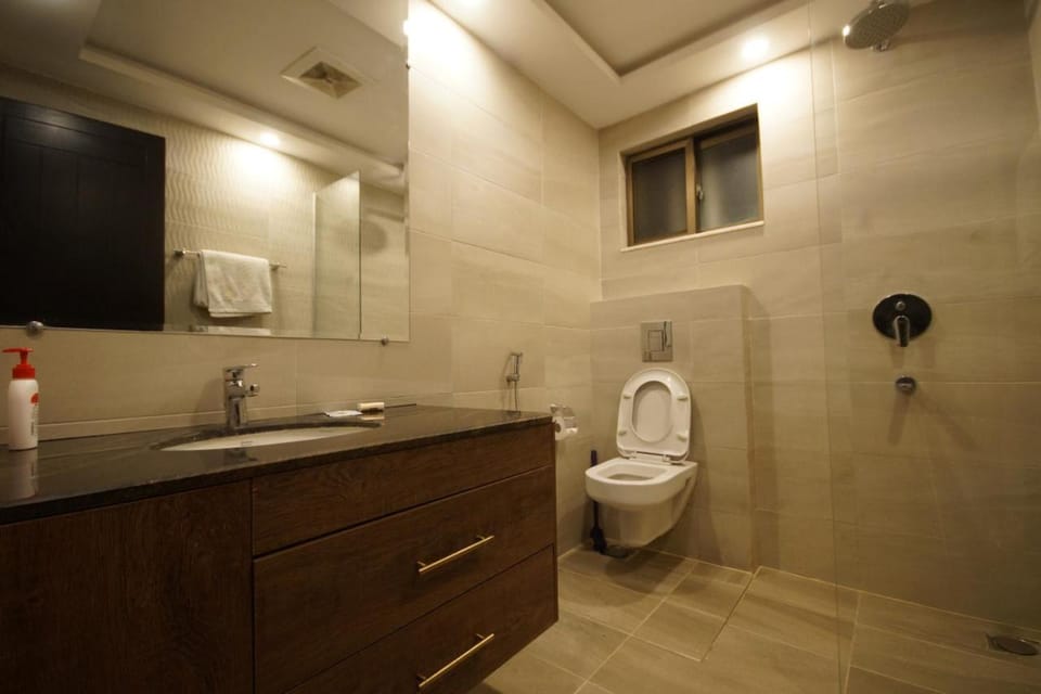 Modern 1-Bedroom Apartment - The Opus Apartment in Lahore