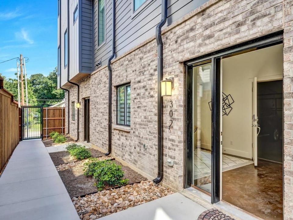 Property building, Patio, Day