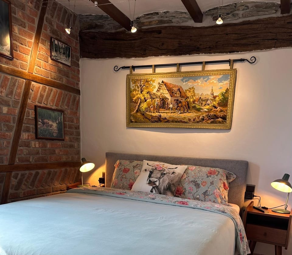 Bed, Photo of the whole room, Bedroom
