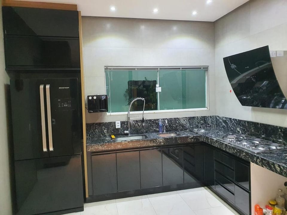 Magnificent 6-Bedroom Townhouse House in Goiania