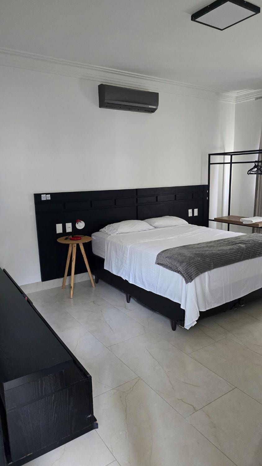 Magnificent 6-Bedroom Townhouse House in Goiania