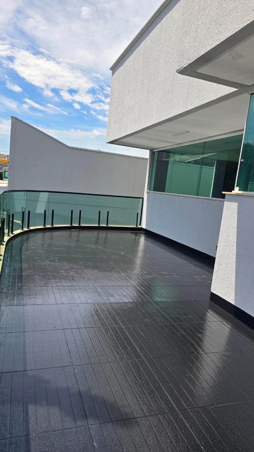 Magnificent 6-Bedroom Townhouse House in Goiania
