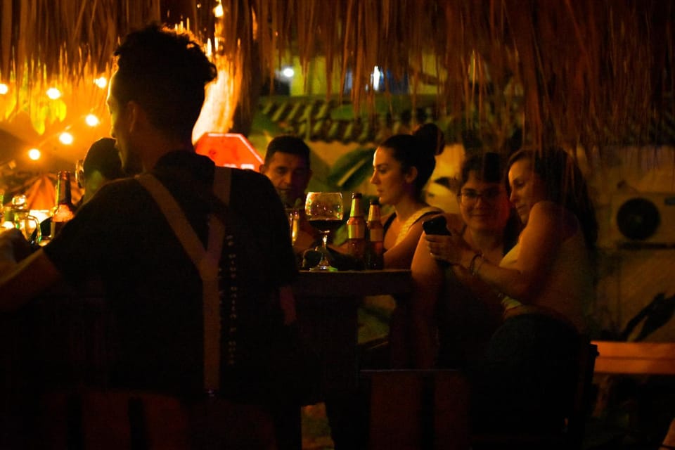 People, Nightclub / DJ, Lounge or bar