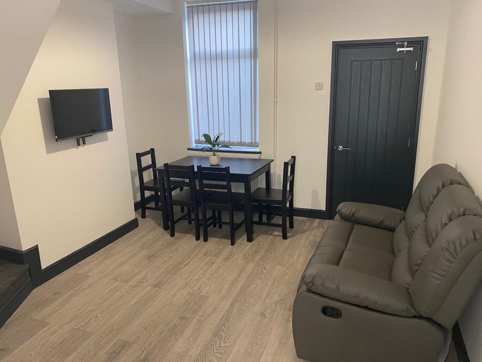 Rossy Guests' Apartment Apartment in Stoke-on-Trent