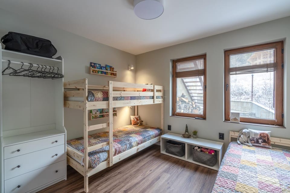 TV and multimedia, Photo of the whole room, bunk bed, heating