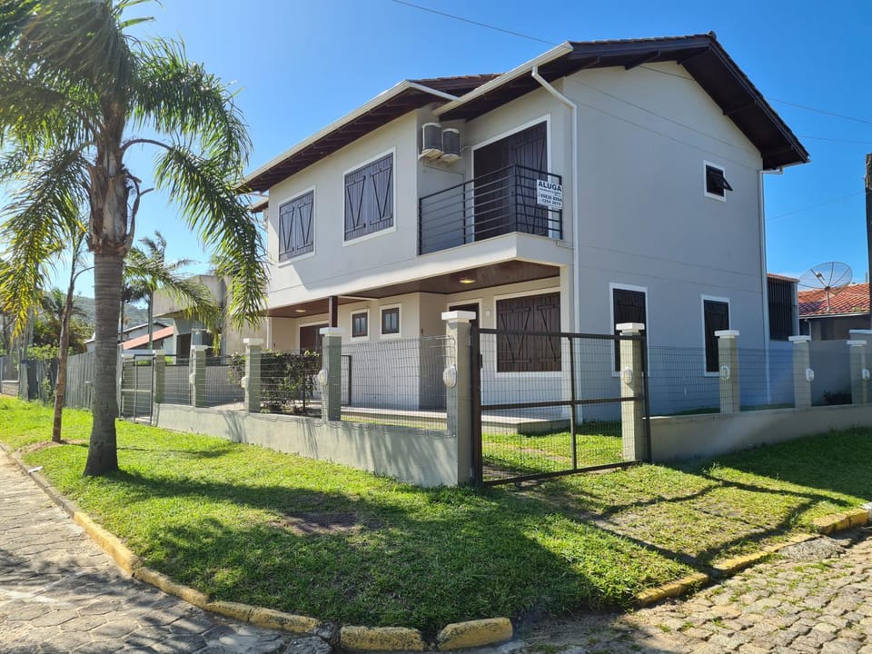 Casa perto da praia - Frente para Lagoa House in Garopaba