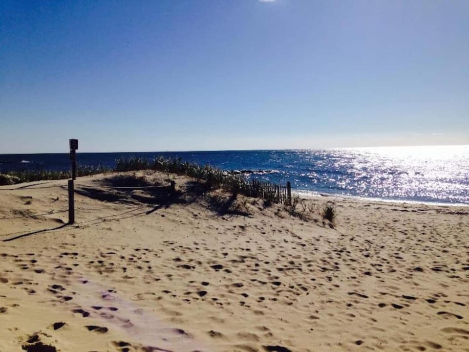 Great Cottage - Walk to the Beach! 97 House in Dennis Port