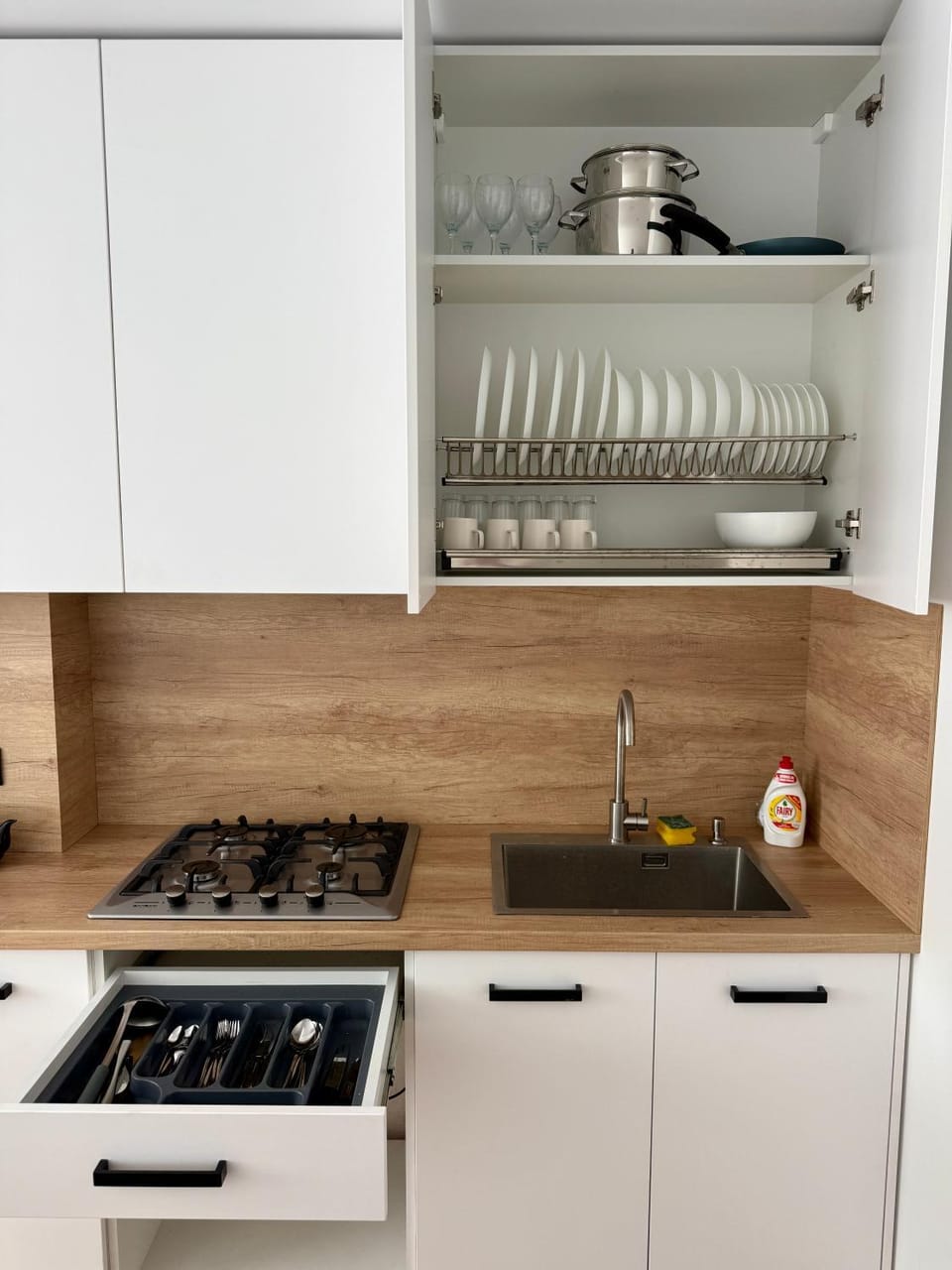 Kitchen or kitchenette, Communal kitchen
