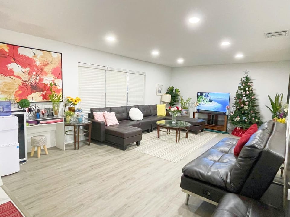 Communal lounge/ TV room, Living room