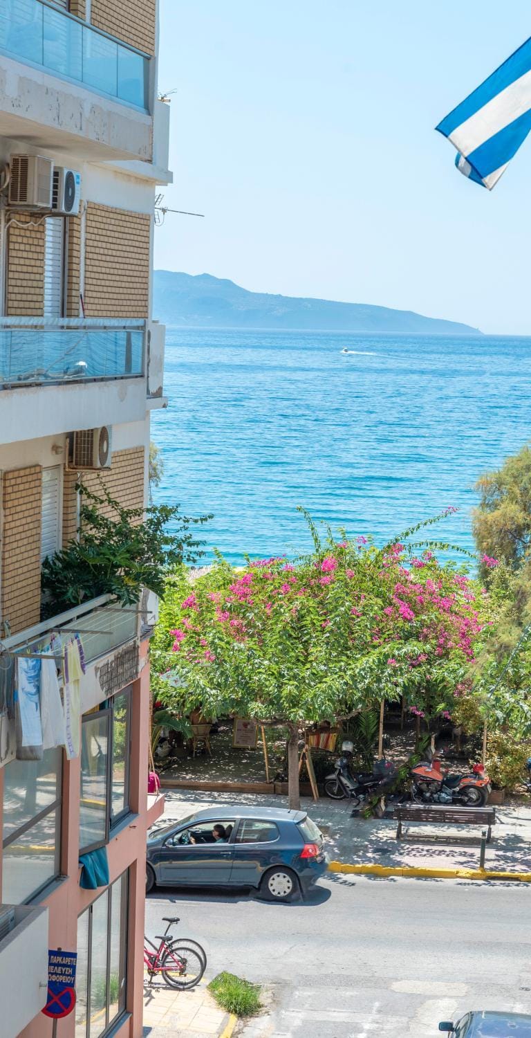 Property building, Neighbourhood, City view, Sea view, Location