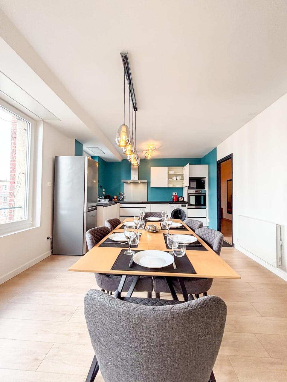 Kitchen or kitchenette, Dining area, oven, stove