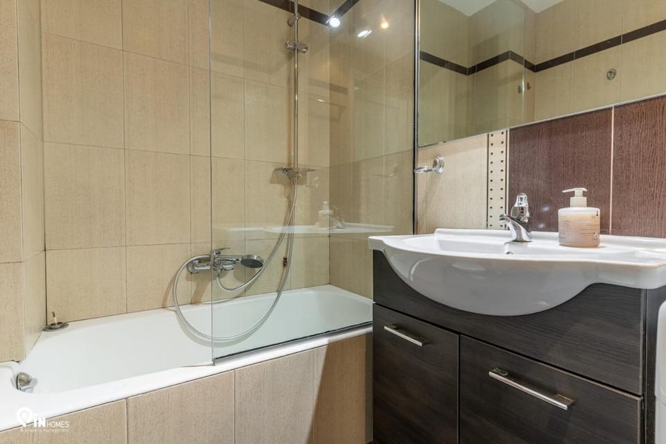 Rubies - Premium And Comfy Stay in Egaleo-Athens Apartment in Piraeus Regional Unit, Greece