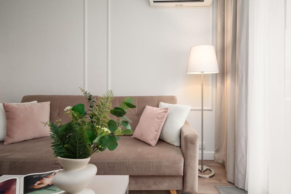 Living room, Seating area, air conditioner
