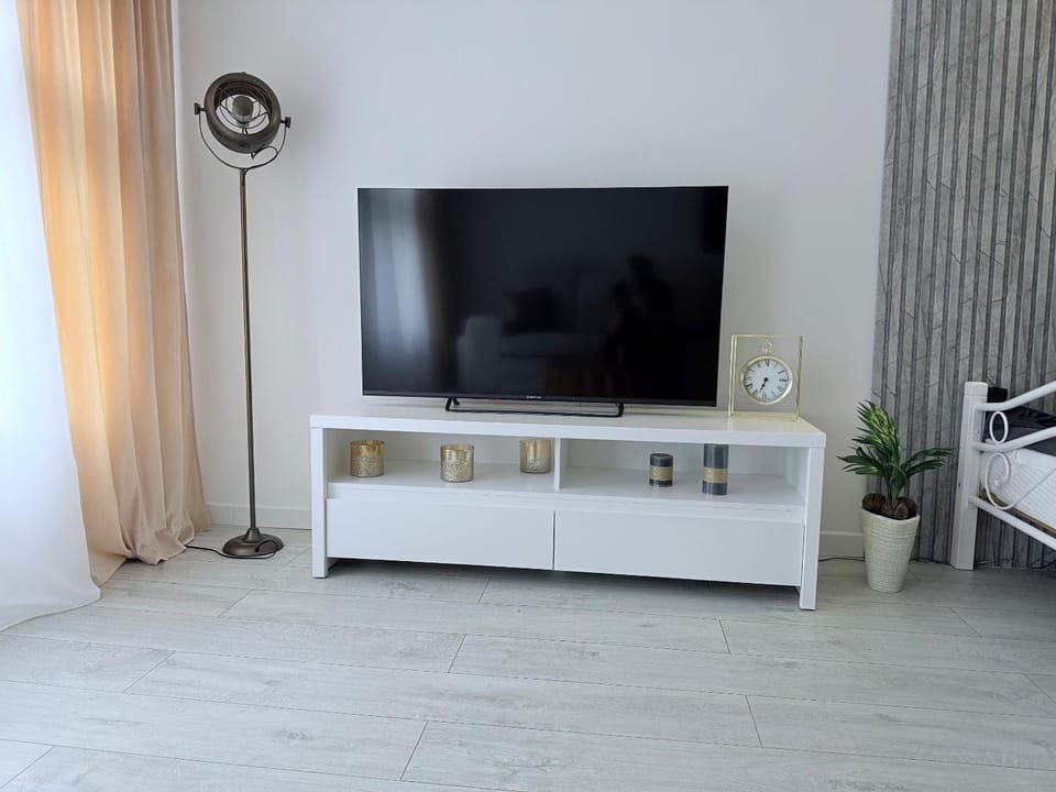 Communal lounge/ TV room, TV and multimedia, Evening entertainment