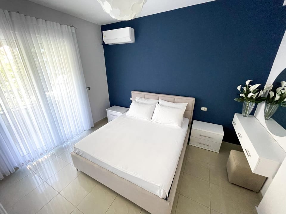 Bed, Bedroom, air conditioner