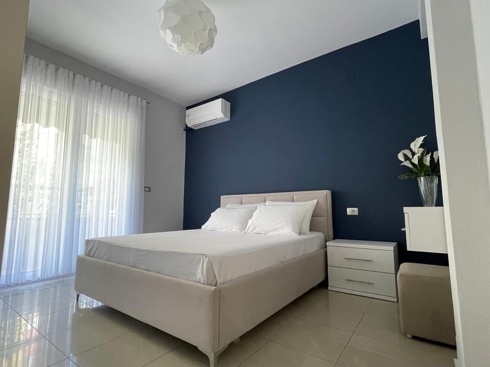 Bed, Bedroom, air conditioner