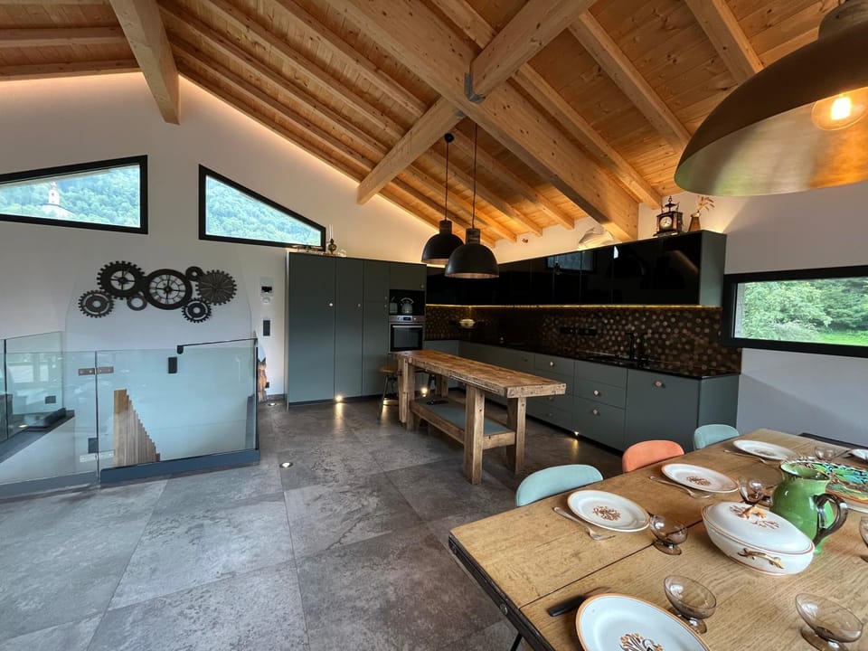 Coffee/tea facilities, Dining area