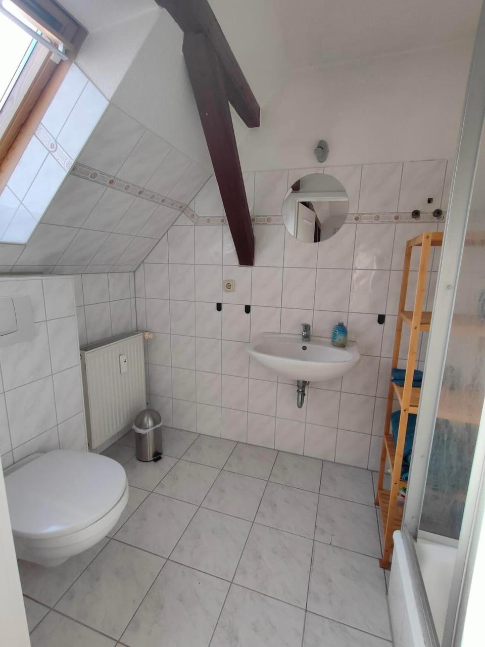 Shower, Toilet, Bathroom, towels
