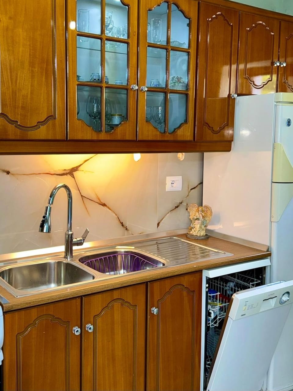 Kitchen or kitchenette, dishwasher, oven, pet friendly, stove