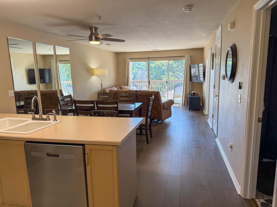 Kitchen or kitchenette, Living room, Dining area