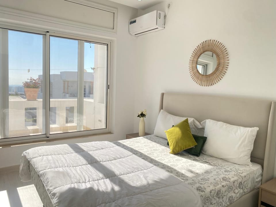 Bed, Bedroom, air conditioner