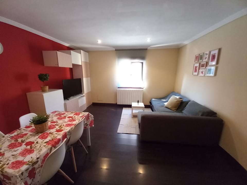 TV and multimedia, Living room, Dining area