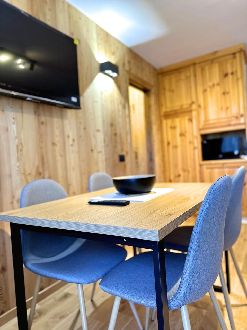 Communal lounge/ TV room, TV and multimedia, Dining area, Evening entertainment