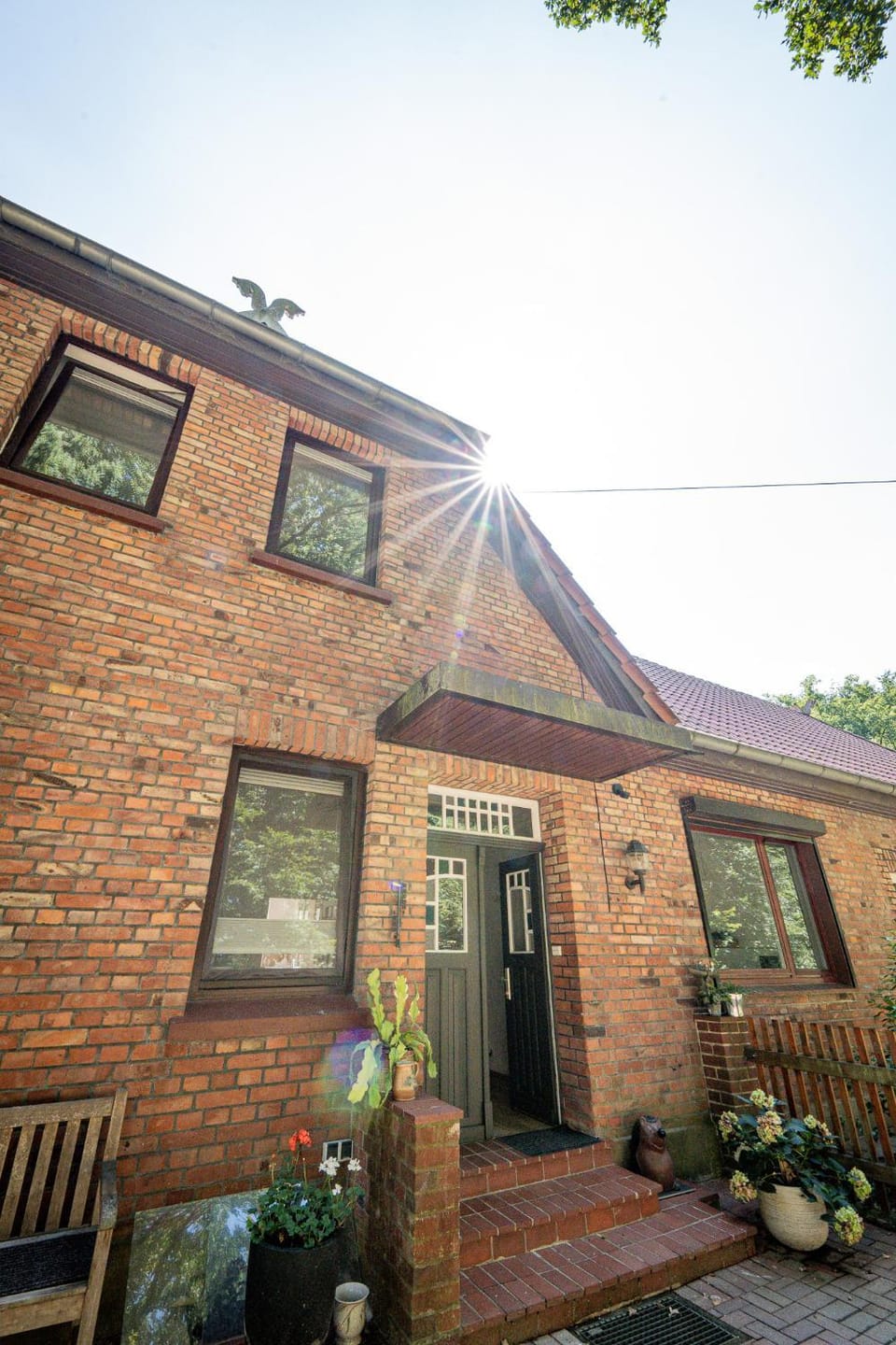 Property building, Facade/entrance, Spring